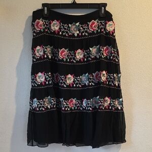 Laundry By Shelli Segal Embroidered Floral Pattern Skirt
